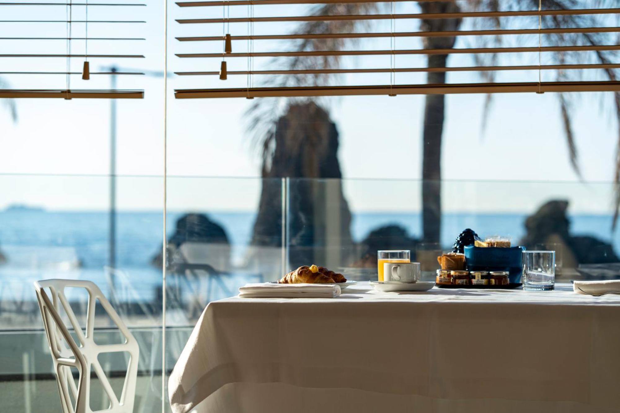 Grand Hotel Faraglioni アーチトレッツァ エクステリア 写真