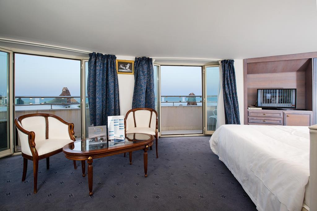 Grand Hotel Faraglioni アーチトレッツァ エクステリア 写真